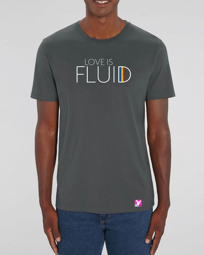 Love-is-fluid-Shirt-Herren_Model